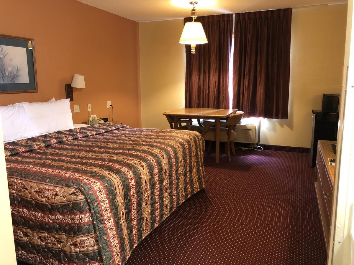 Old Towne Motel Westby Esterno foto
