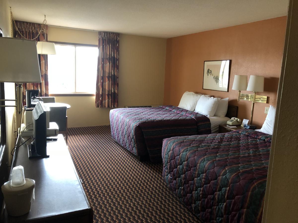 Old Towne Motel Westby Esterno foto